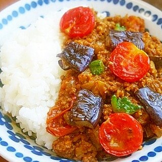 夏野菜たっぷり！ルーなしドライカレー♪